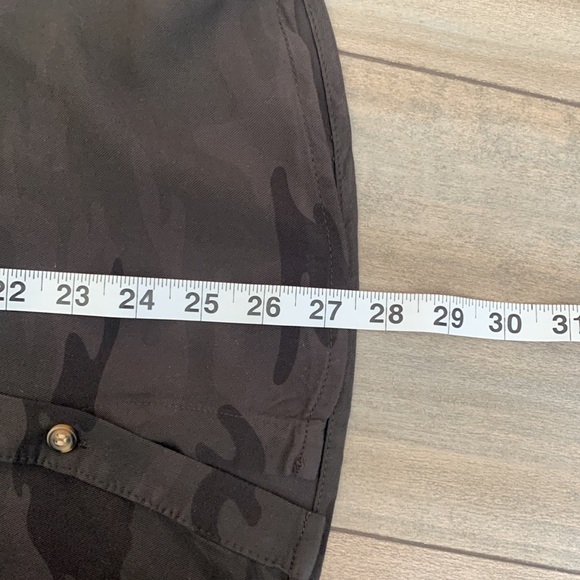 Sanctuary camouflage camo short sleeve button down green size medium - Picture 7 of 7